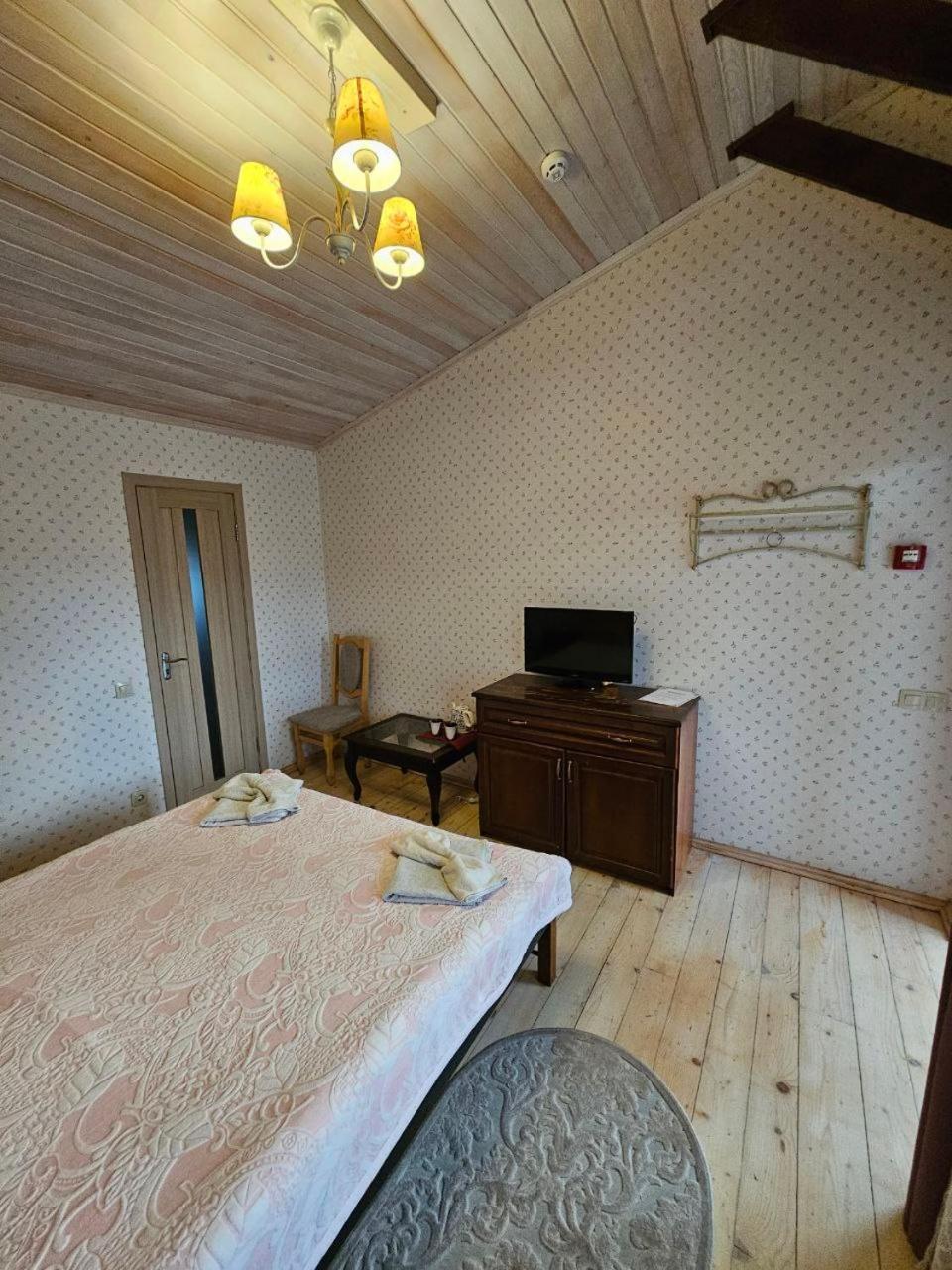 Minihotel Zolotoe Runo Ploskoye Pokoj fotografie