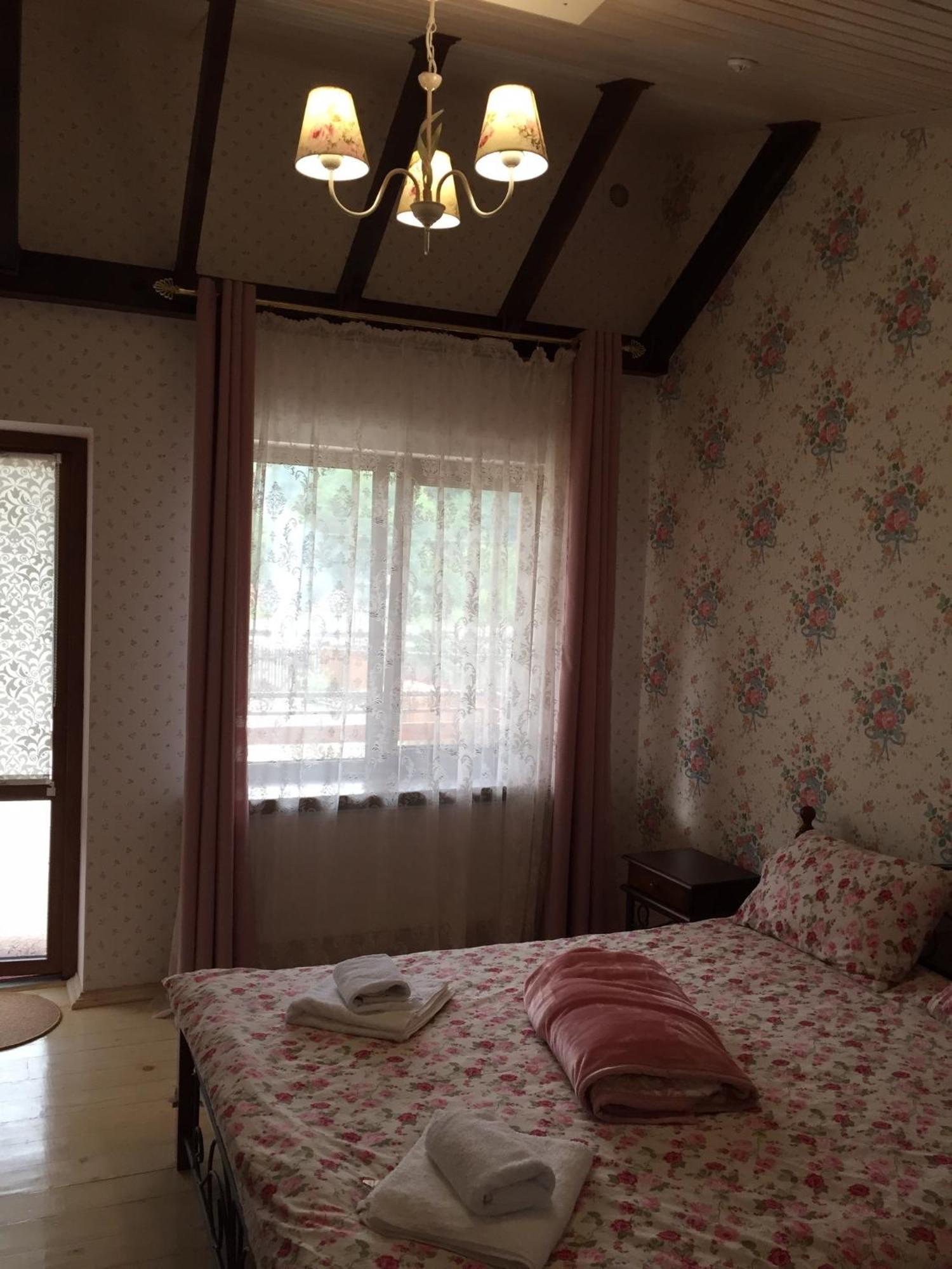 Minihotel Zolotoe Runo Ploskoye Pokoj fotografie